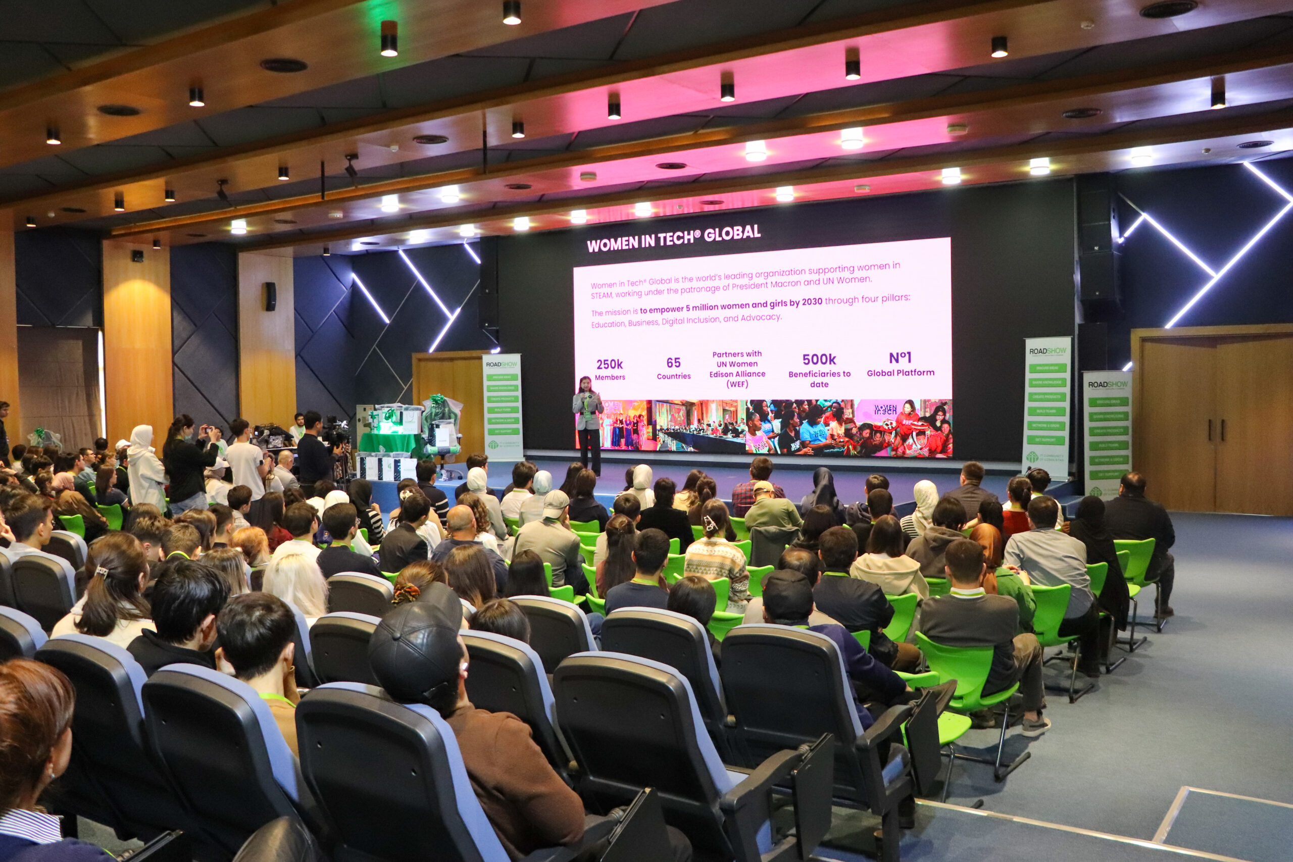 Speaker on stage at the Roadshow
