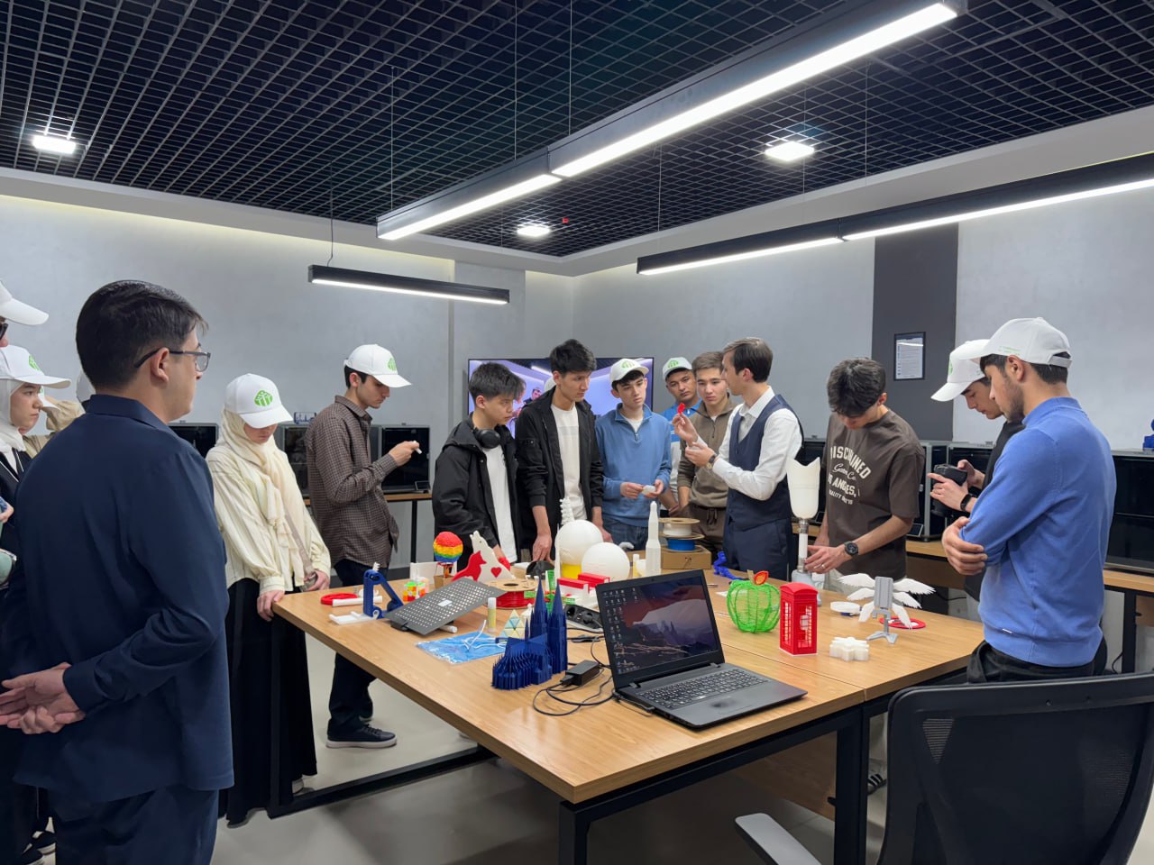 Volunteers at the U-Enter space